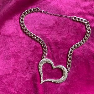 Adjustable bratty chain ✨